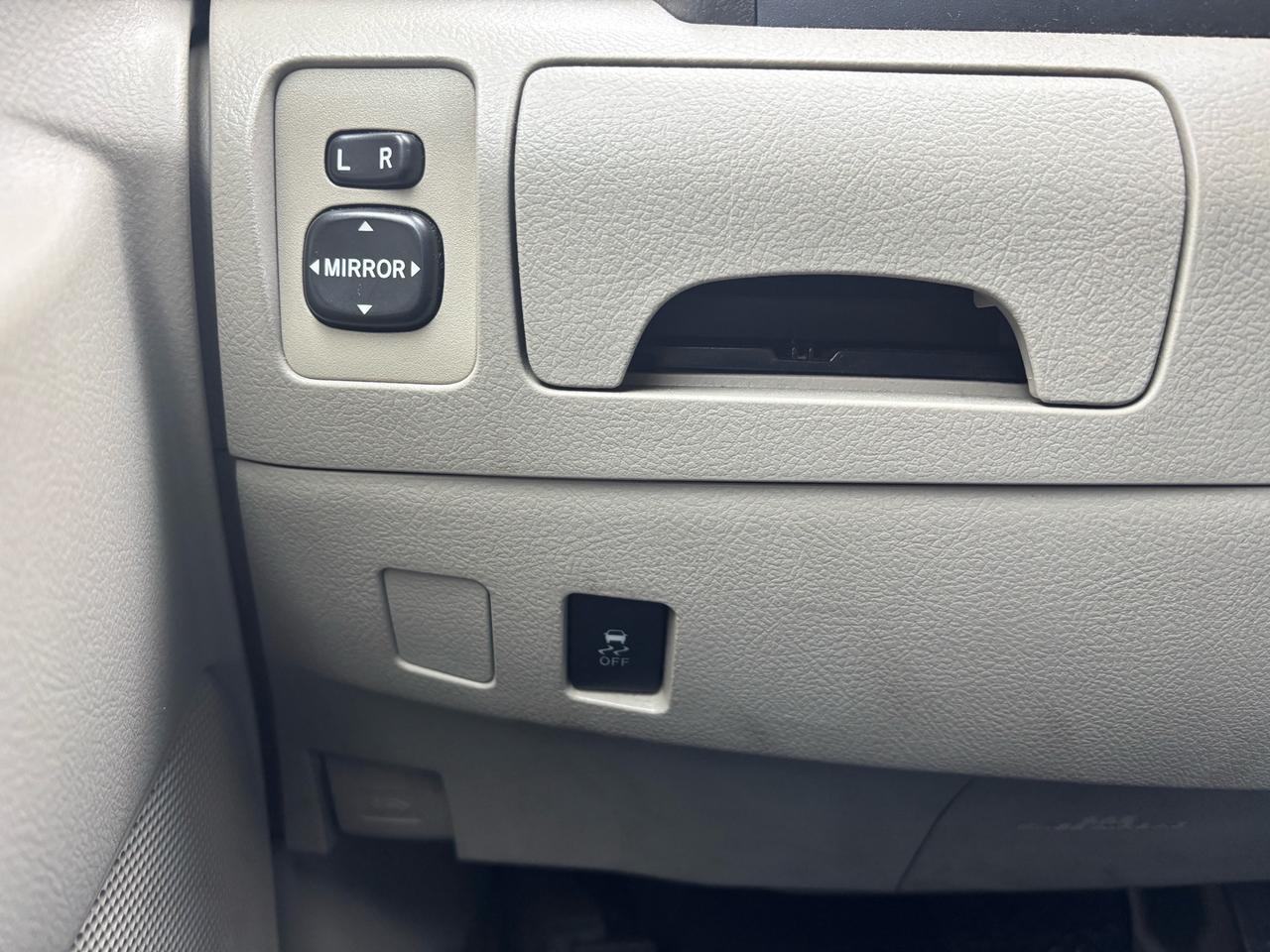 2010 Toyota Camry 4 Cyl. Leather Auto LE Photo