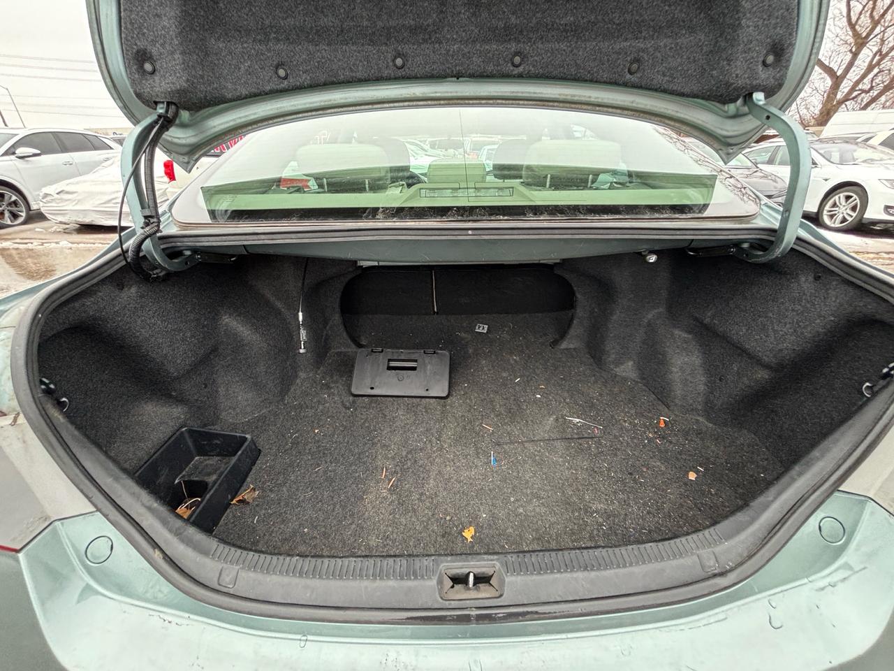 2010 Toyota Camry 4 Cyl. Leather Auto LE Photo