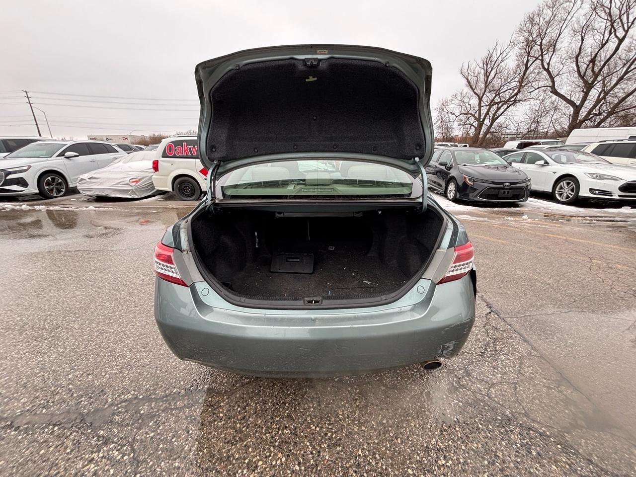 2010 Toyota Camry 4 Cyl. Leather Auto LE Photo