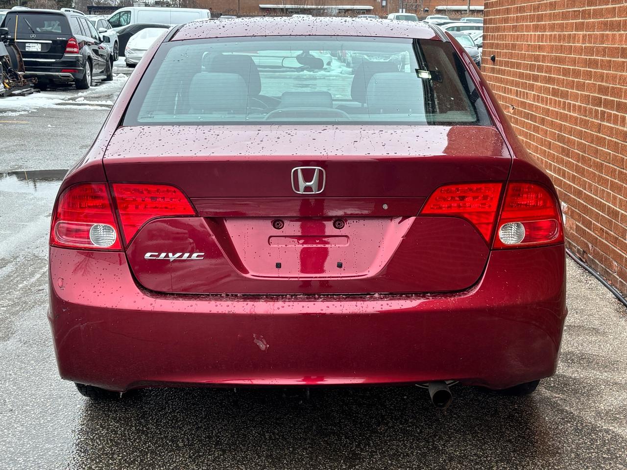 2007 Honda Civic 4dr AT DX-G Photo