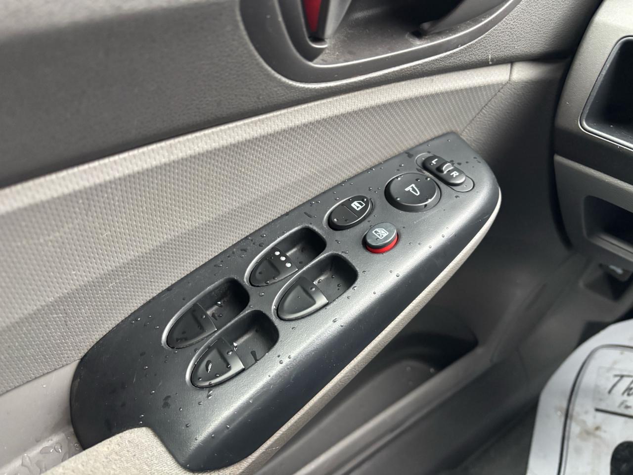 2007 Honda Civic 4dr AT DX-G Photo