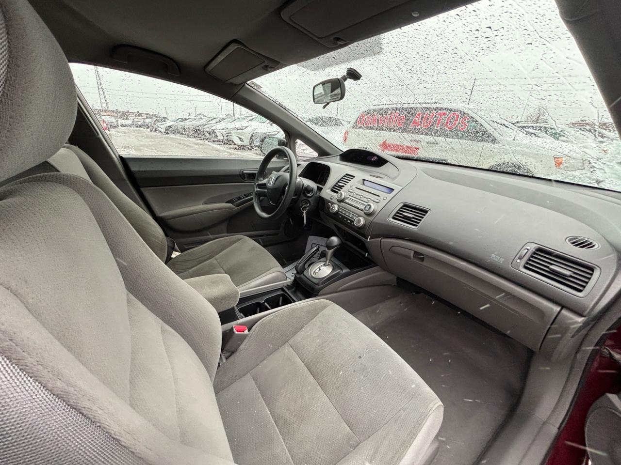 2007 Honda Civic 4dr AT DX-G Photo