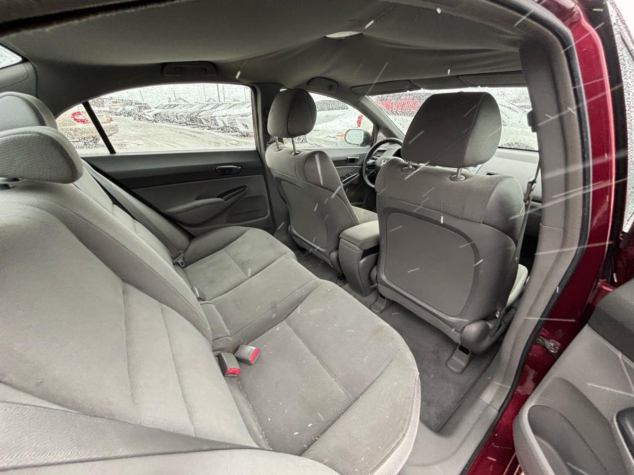 2007 Honda Civic 4dr AT DX-G Photo