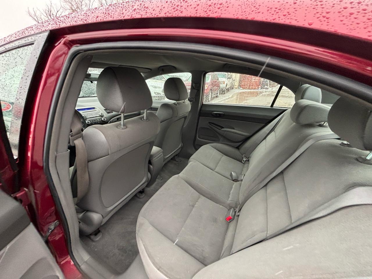 2007 Honda Civic 4dr AT DX-G Photo