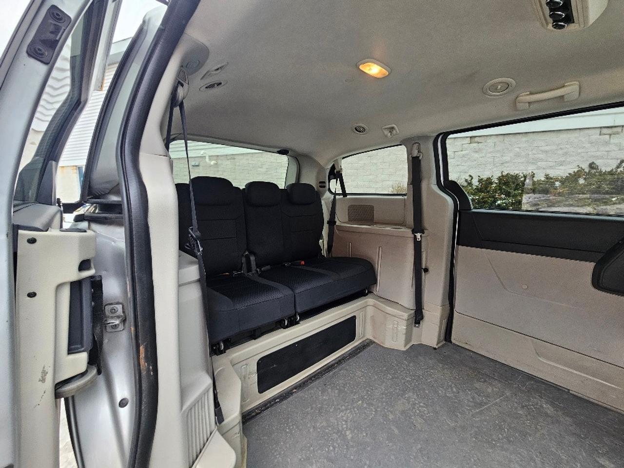 2010 Dodge Grand Caravan BRAUNABILITY WHEEL CHAIR ACCESSIBLE POWER LIFT Photo3