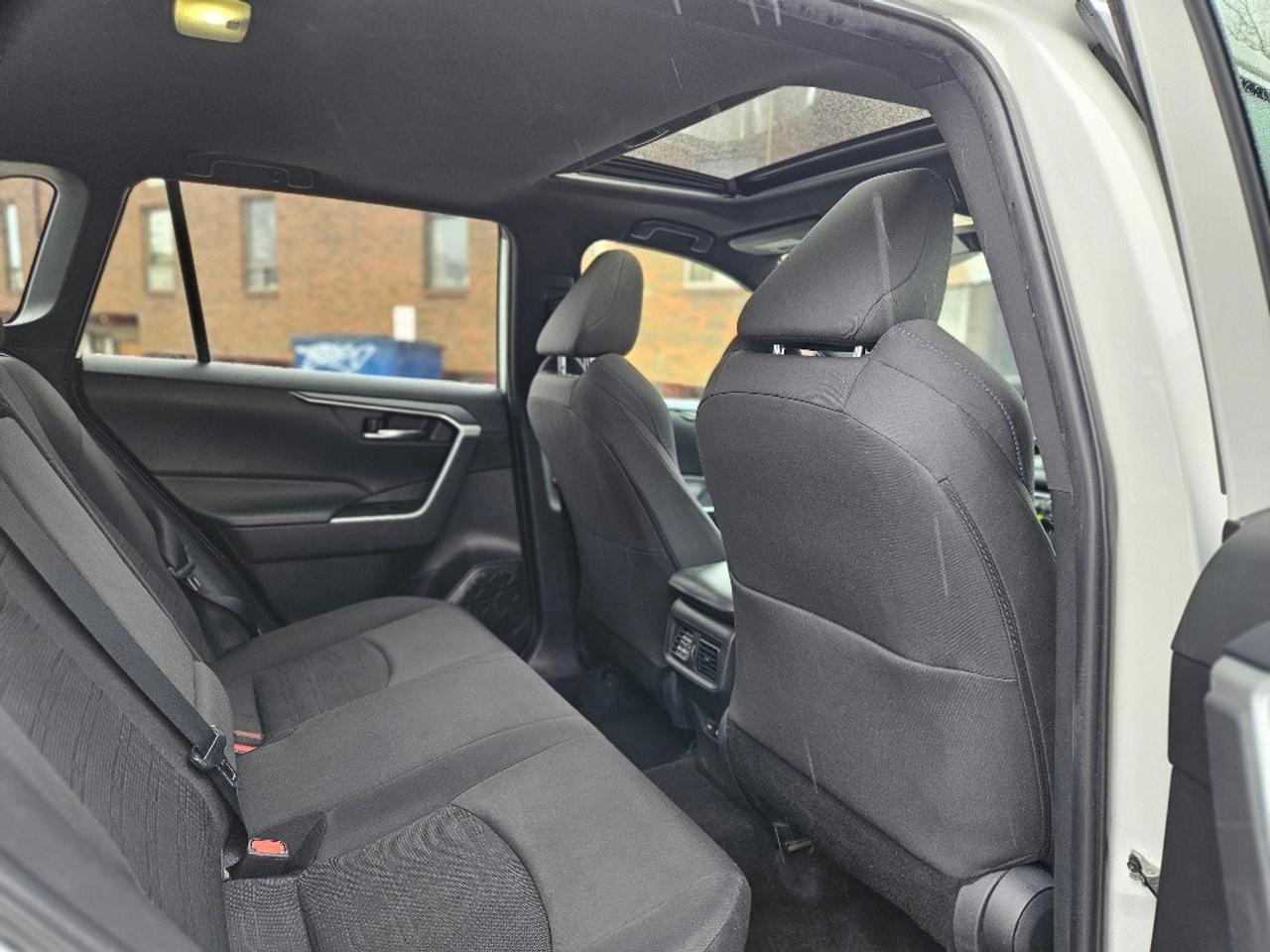 2022 Toyota RAV4 HYBRID SE AWD-SUNROOF-DRIVE ASSISTANCE Photo