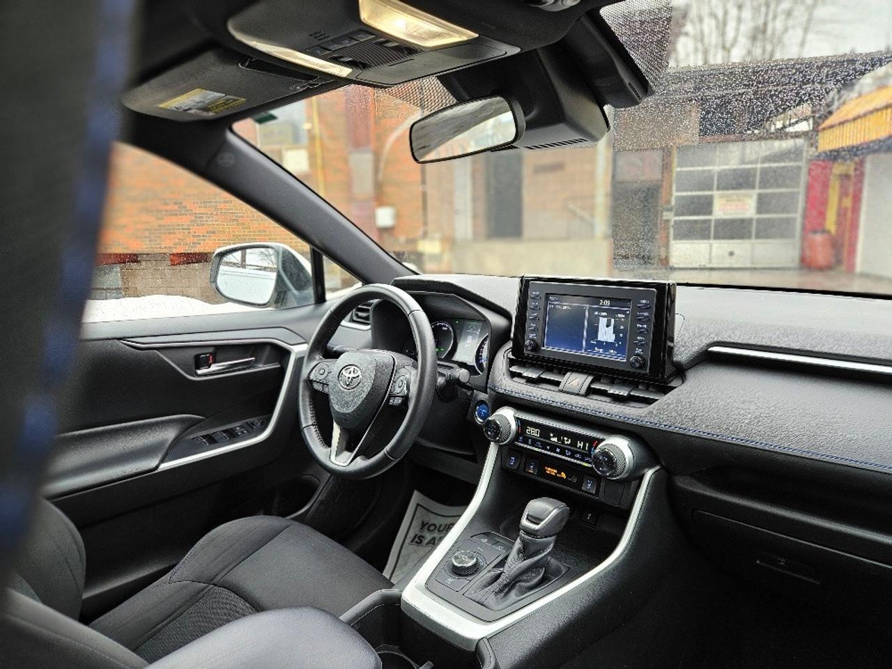 2022 Toyota RAV4 HYBRID SE AWD-SUNROOF-DRIVE ASSISTANCE Photo