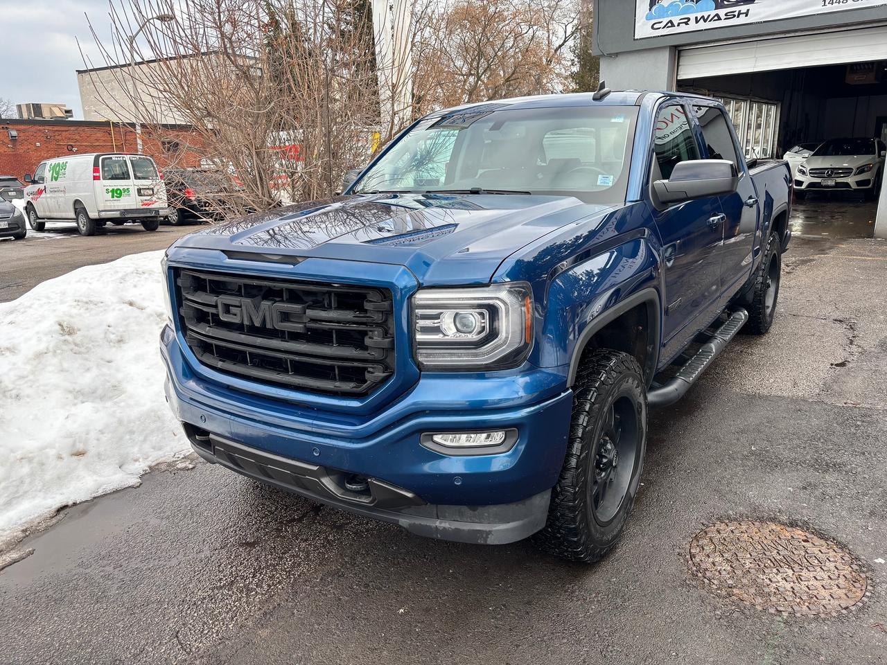 2017 GMC Sierra 1500 SLT Photo0