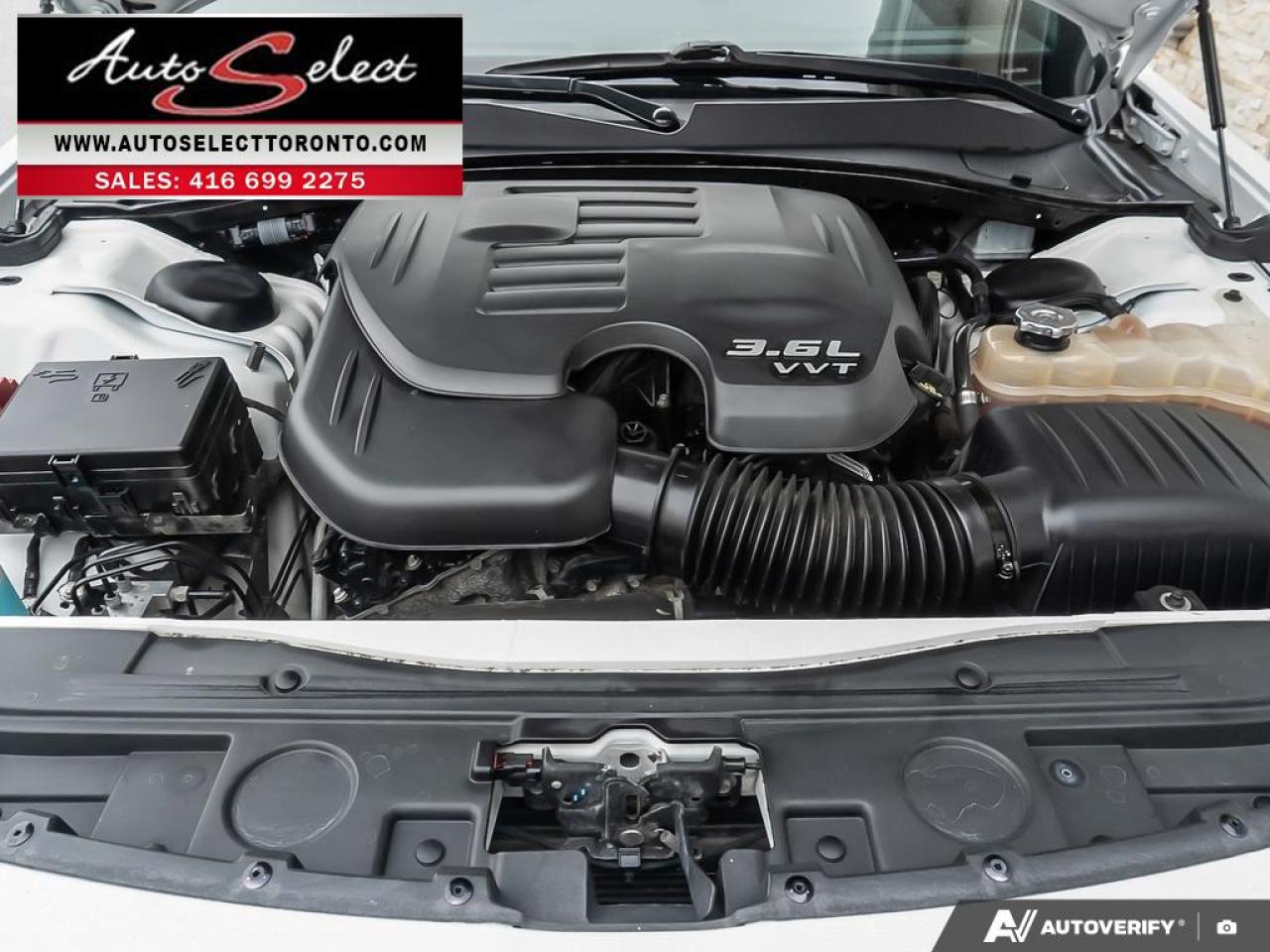 2017 Chrysler 300 Apple Carplay - Panoramic Sunroof - Clean Carfax Photo