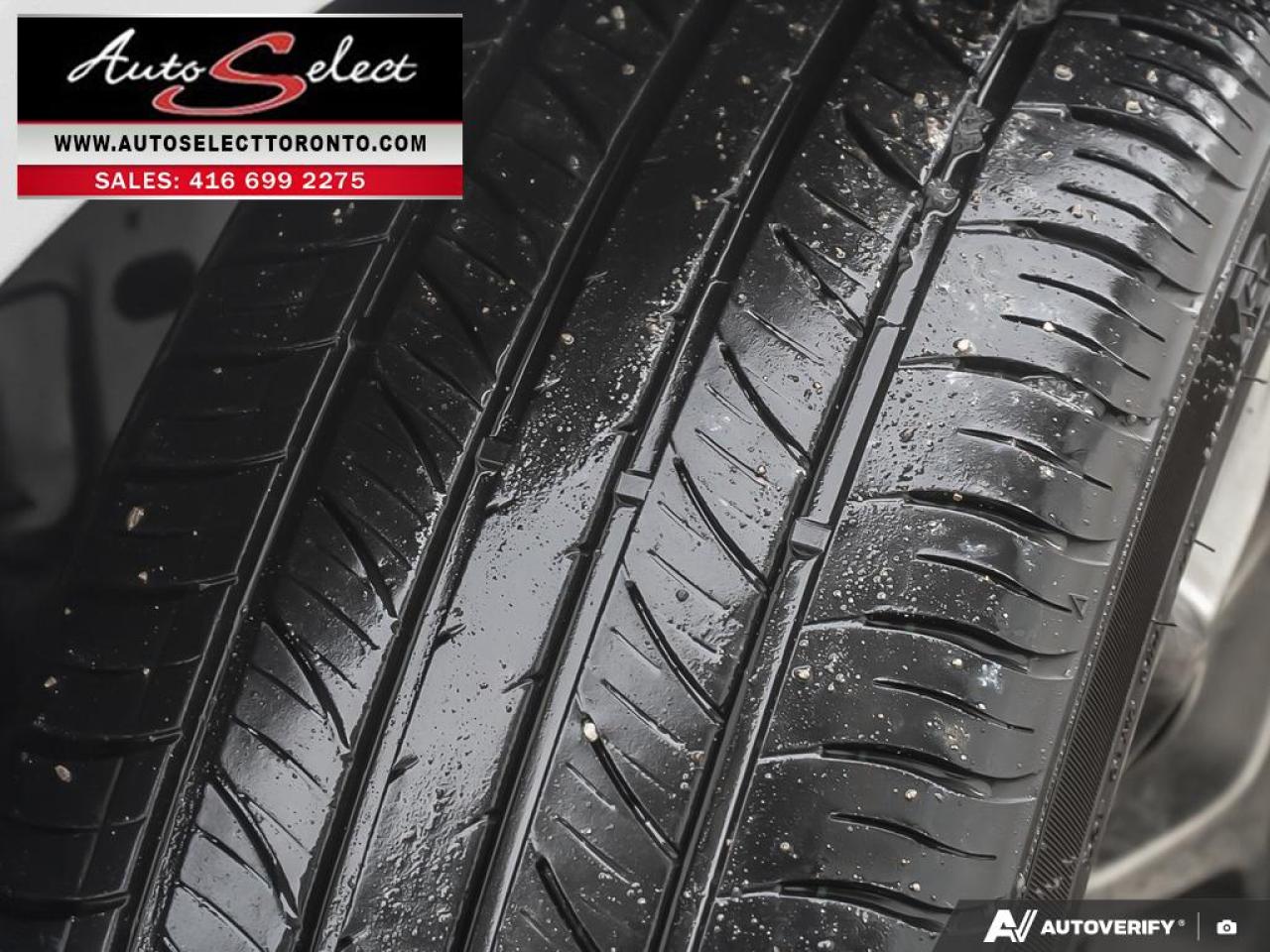 2017 Chrysler 300 Apple Carplay - Panoramic Sunroof - Clean Carfax Photo