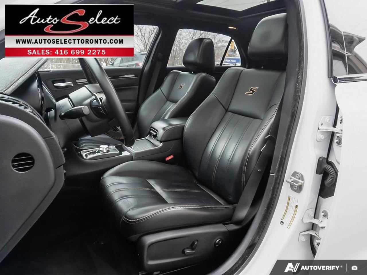 2017 Chrysler 300 Apple Carplay - Panoramic Sunroof - Clean Carfax Photo