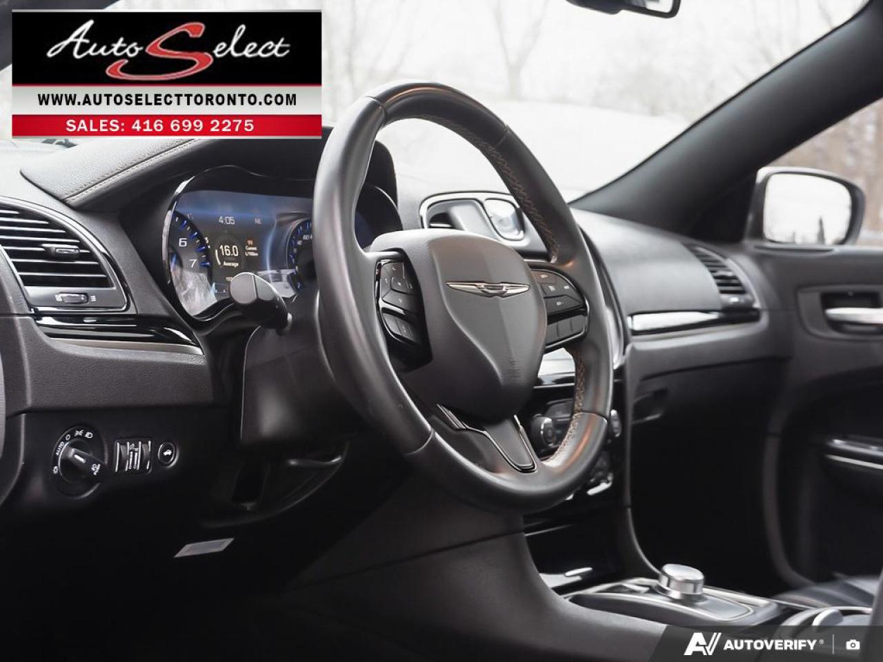 2017 Chrysler 300 Apple Carplay - Panoramic Sunroof - Clean Carfax Photo