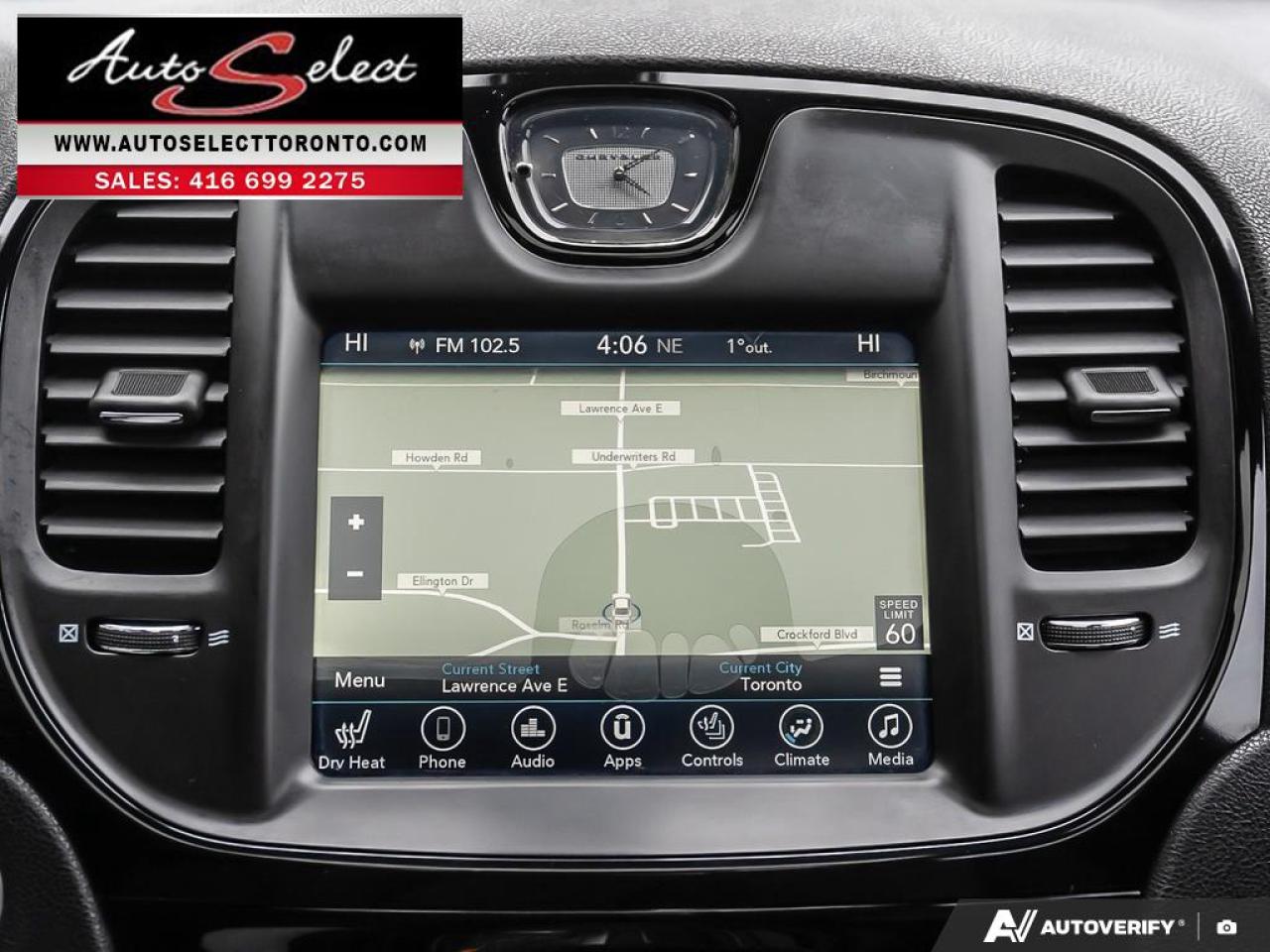 2017 Chrysler 300 Apple Carplay - Panoramic Sunroof - Clean Carfax Photo