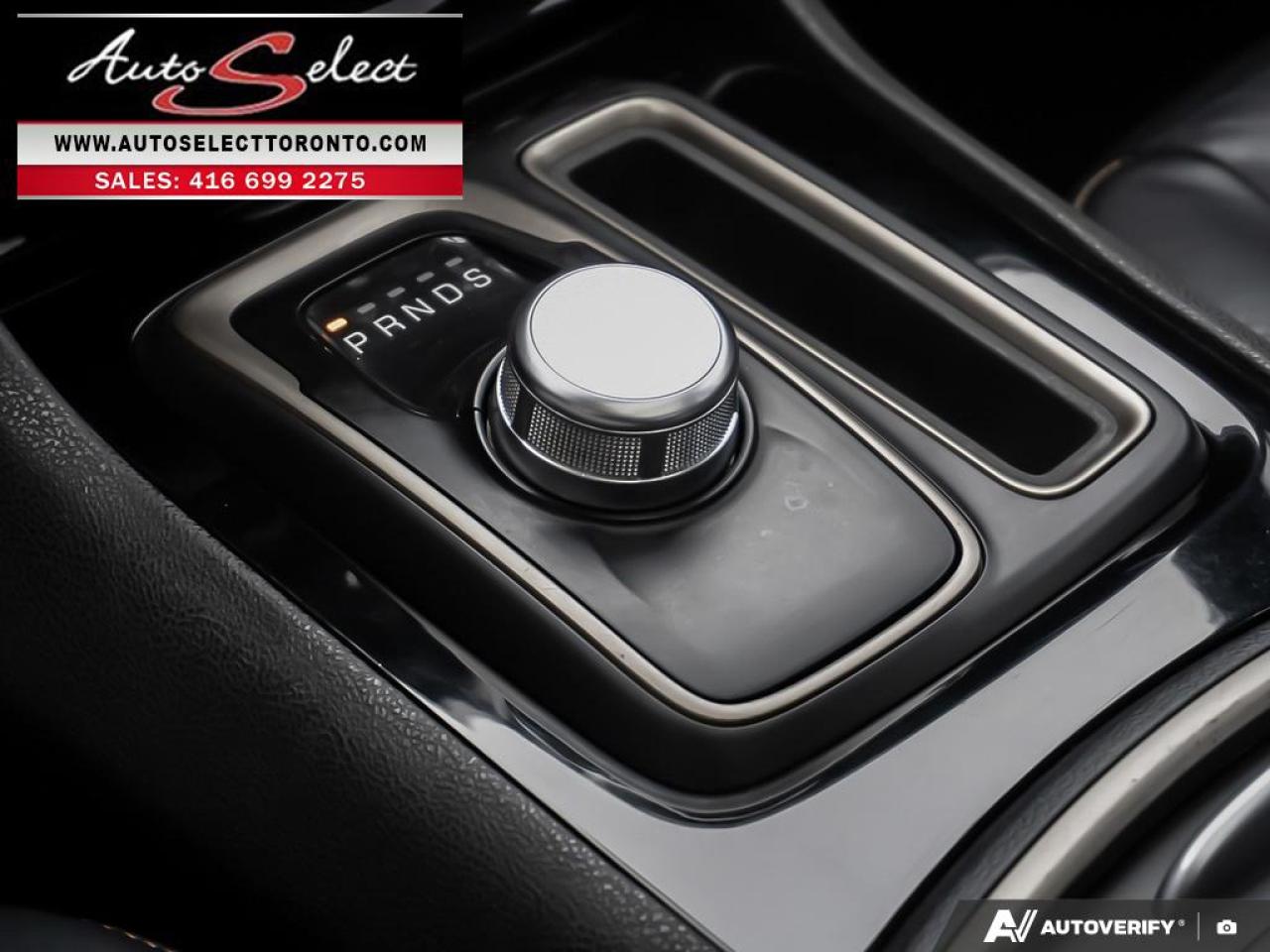 2017 Chrysler 300 Apple Carplay - Panoramic Sunroof - Clean Carfax Photo