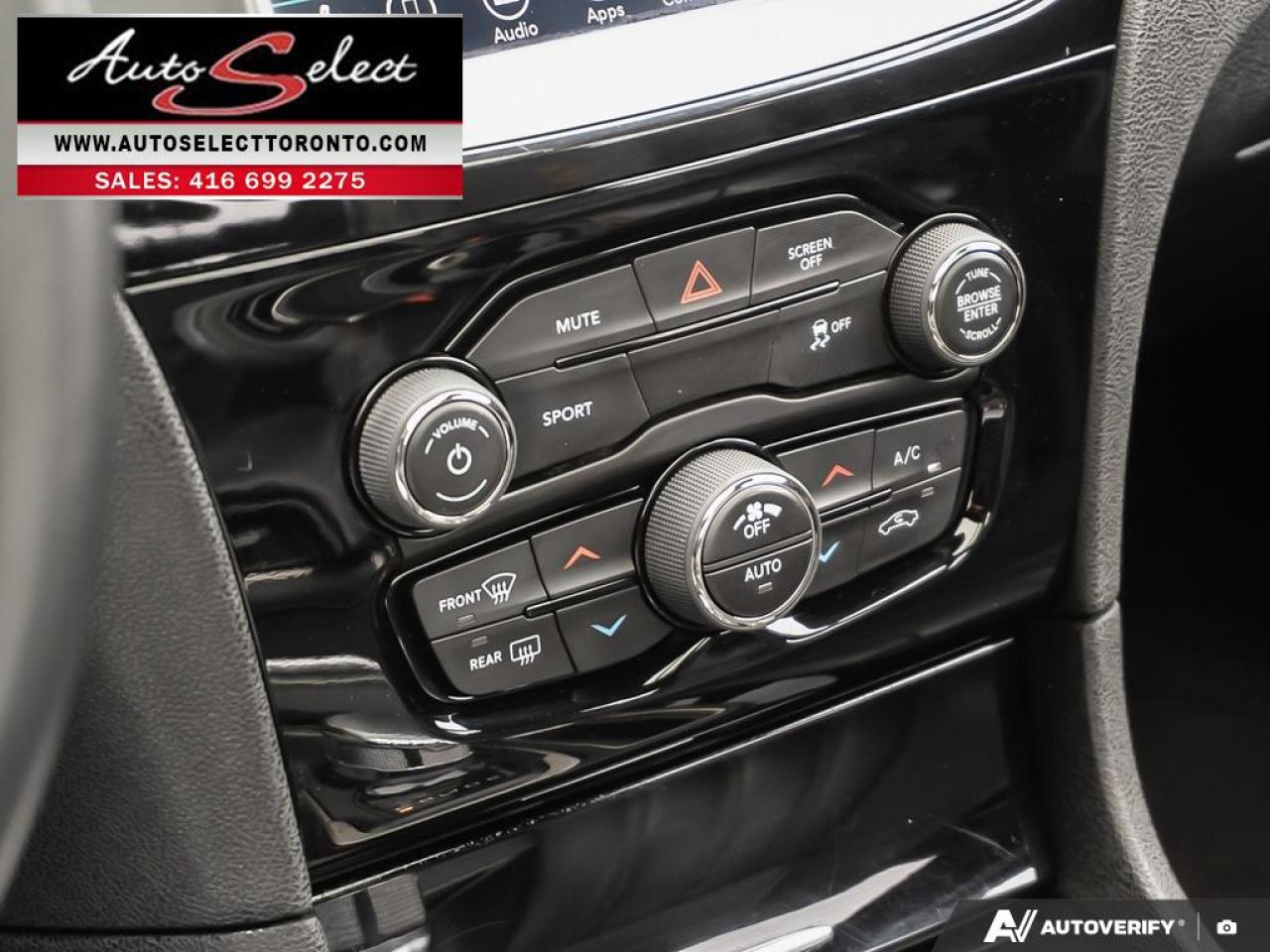 2017 Chrysler 300 Apple Carplay - Panoramic Sunroof - Clean Carfax Photo