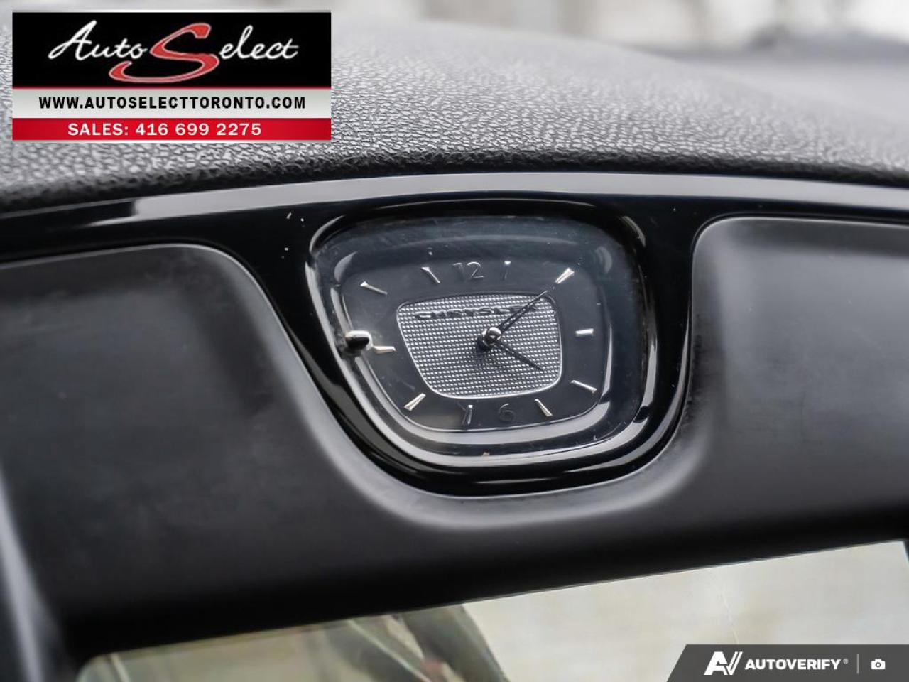 2017 Chrysler 300 Apple Carplay - Panoramic Sunroof - Clean Carfax Photo