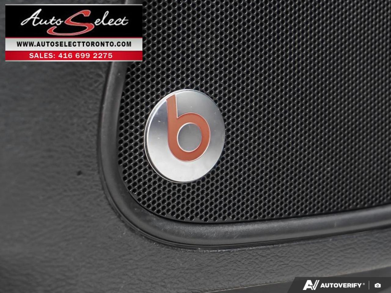 2017 Chrysler 300 Apple Carplay - Panoramic Sunroof - Clean Carfax Photo