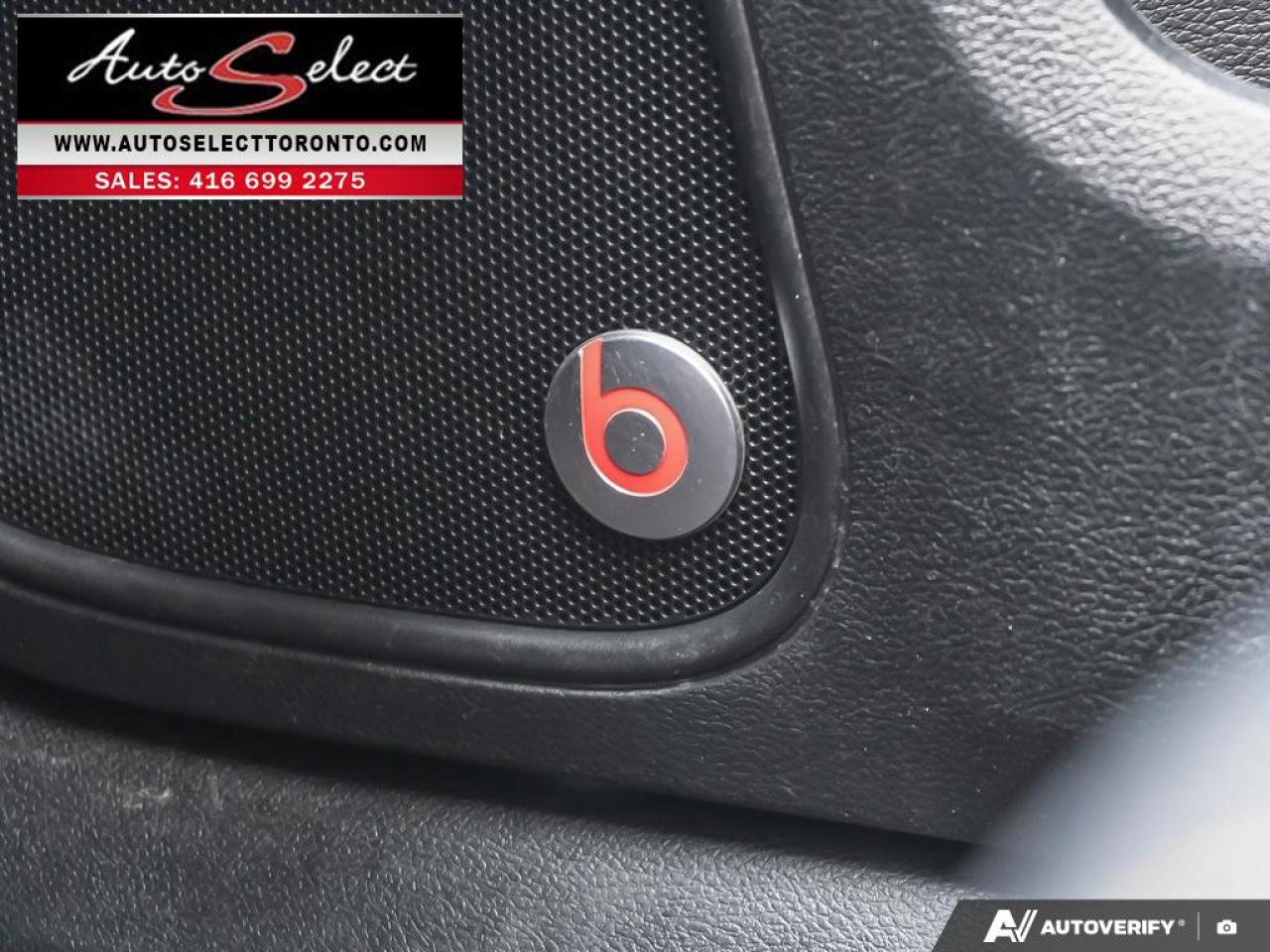 2017 Chrysler 300 Apple Carplay - Panoramic Sunroof - Clean Carfax Photo