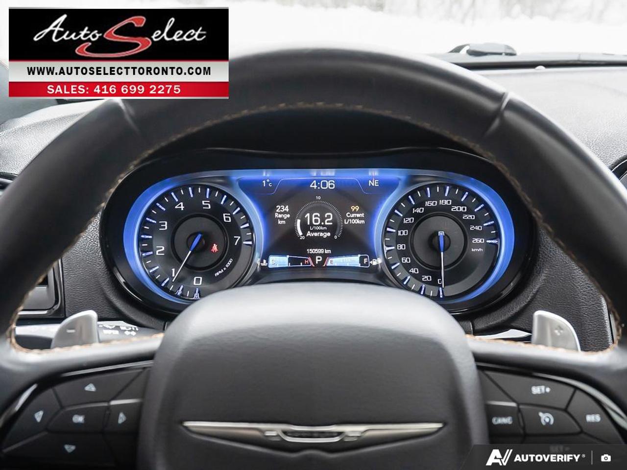 2017 Chrysler 300 Apple Carplay - Panoramic Sunroof - Clean Carfax Photo