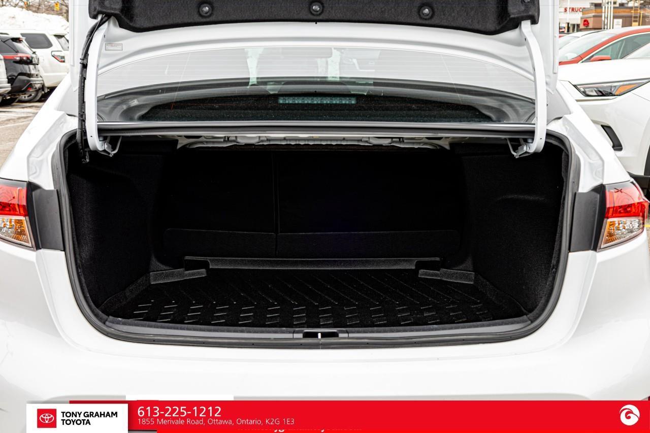 2024 Toyota Corolla SE Photo