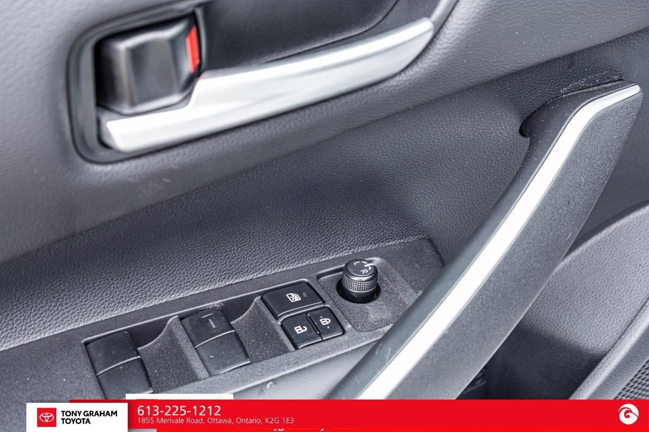 2024 Toyota Corolla SE Photo