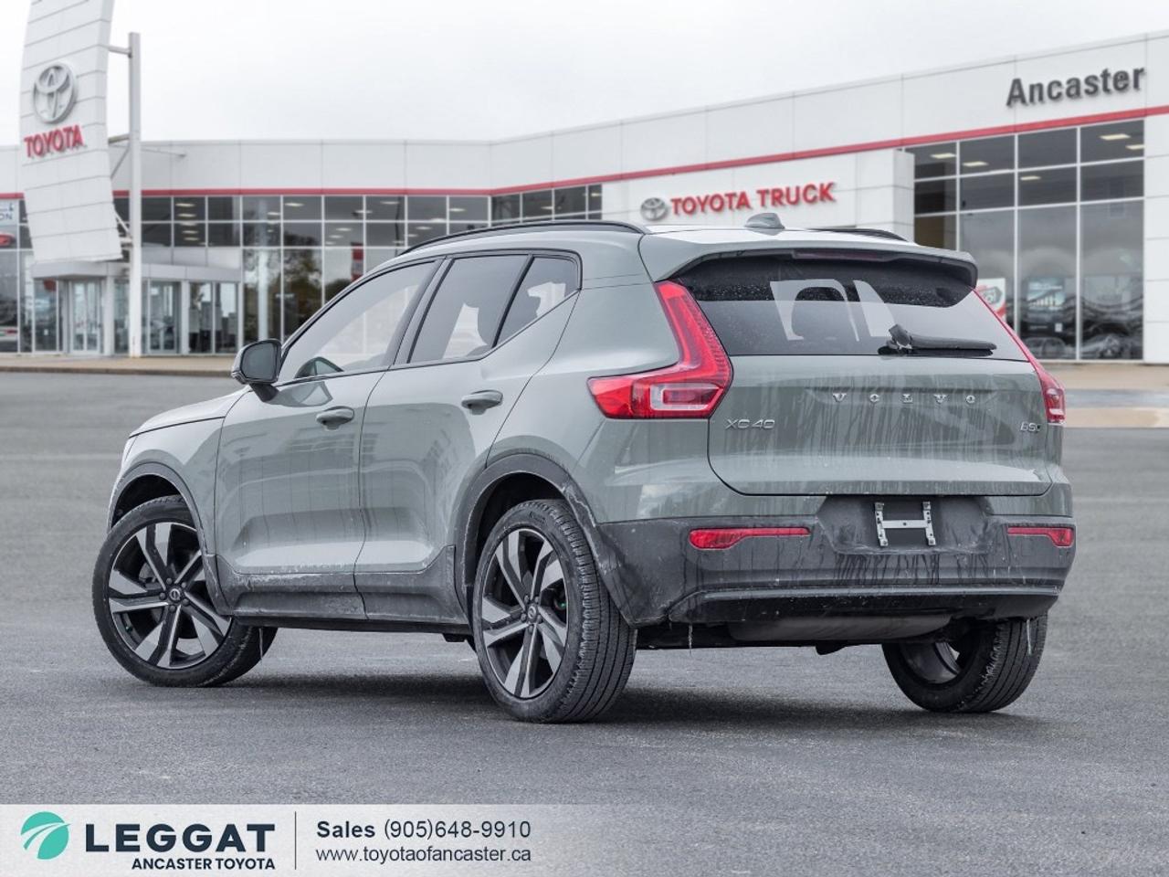2025 Volvo XC40 B5 AWD Ultra Dark Theme Photo4