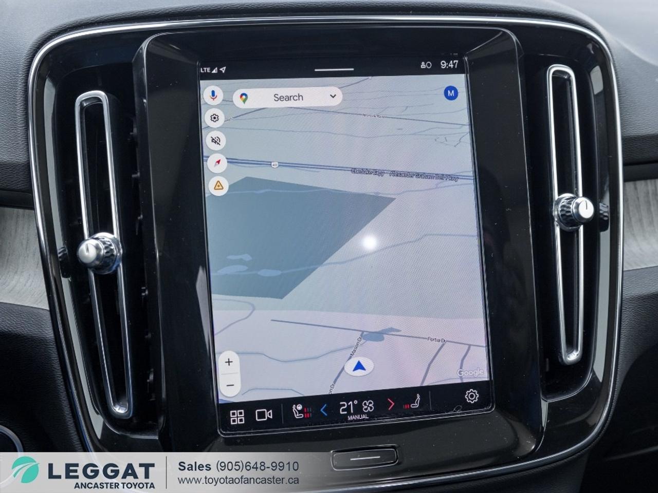 2025 Volvo XC40 B5 AWD Ultra Dark Theme Photo