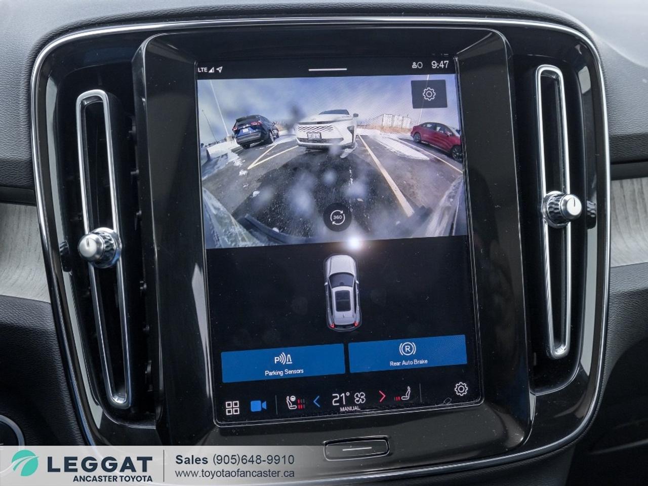 2025 Volvo XC40 B5 AWD Ultra Dark Theme Photo