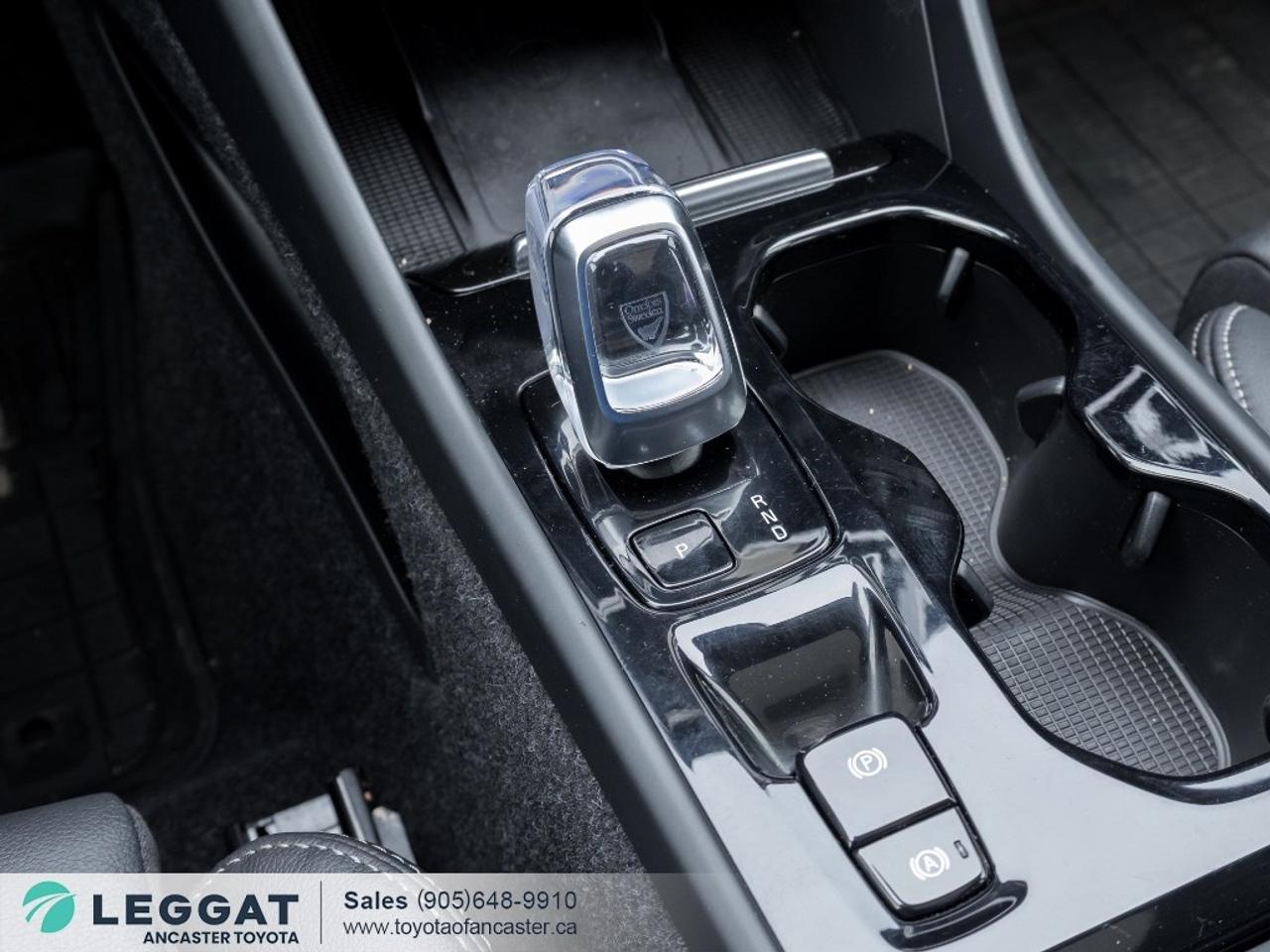 2025 Volvo XC40 B5 AWD Ultra Dark Theme Photo