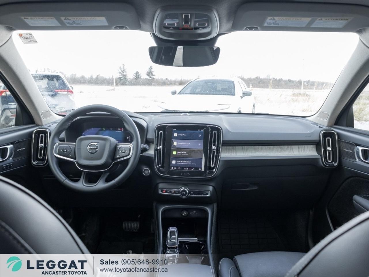 2025 Volvo XC40 B5 AWD Ultra Dark Theme Photo