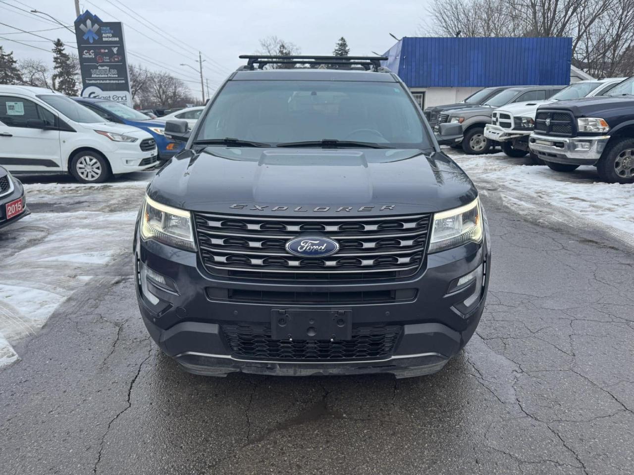 2017 Ford Explorer 4WD 4dr XLT - Photo #2