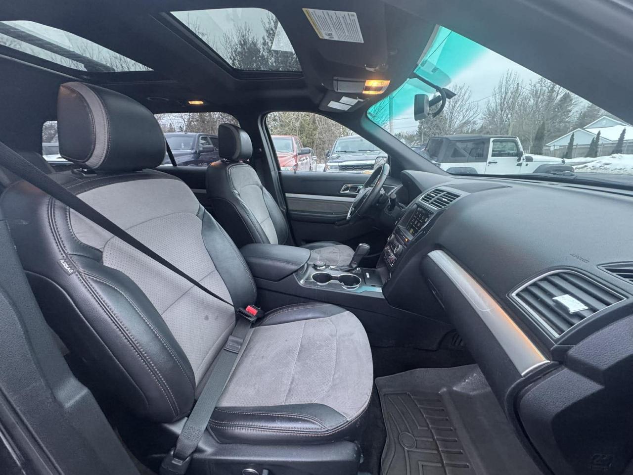 2017 Ford Explorer 4WD 4dr XLT - Photo #15