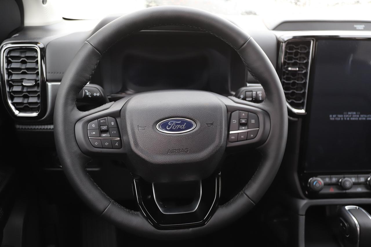 2026 Ford Ranger LARIAT 4WD SuperCrew 5' Box Photo