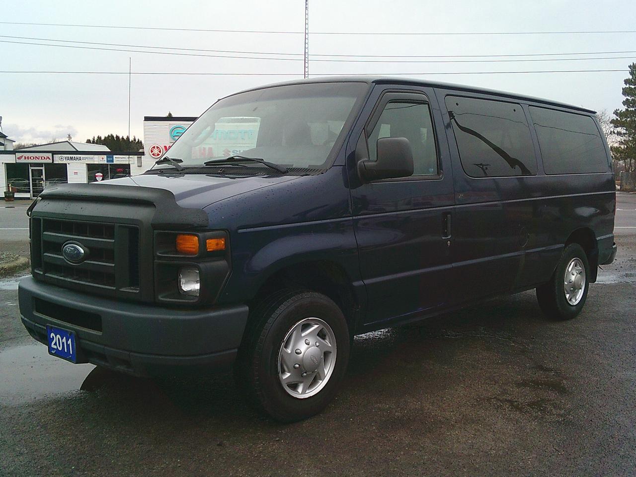 2011 Ford Club Wagon E-150 Passenger XL Photo