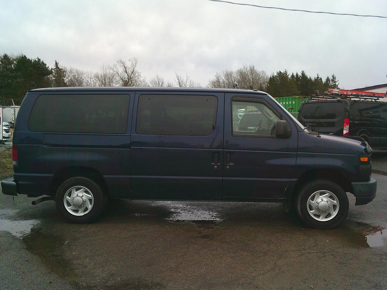 2011 Ford Club Wagon E-150 Passenger XL Photo