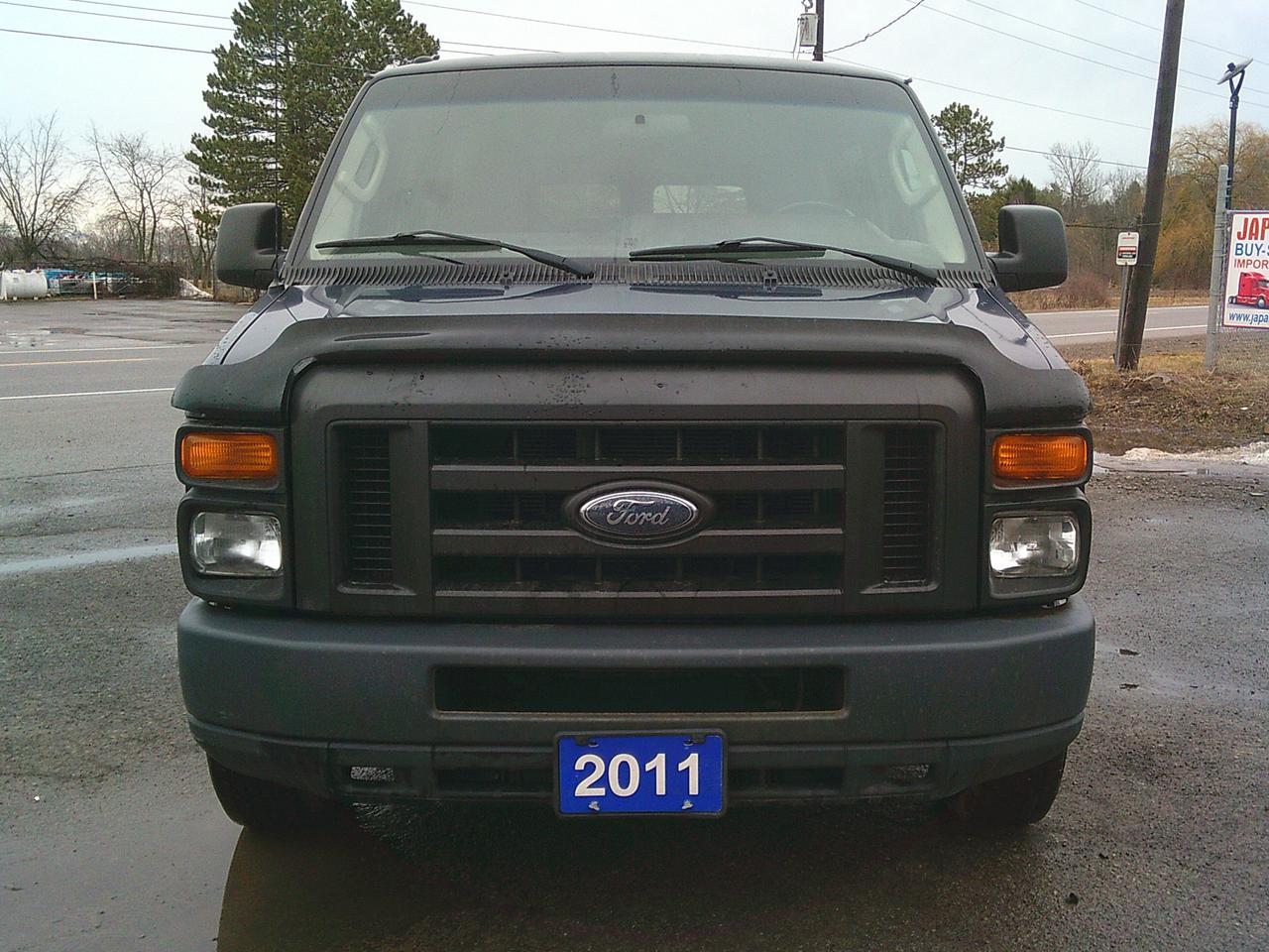 2011 Ford Club Wagon E-150 Passenger XL Photo