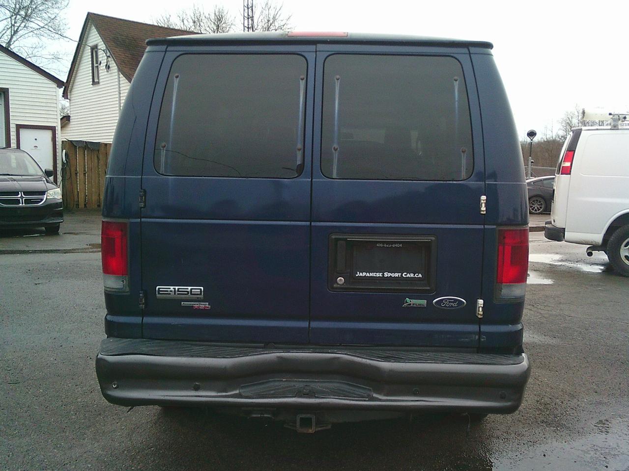 2011 Ford Club Wagon E-150 Passenger XL Photo