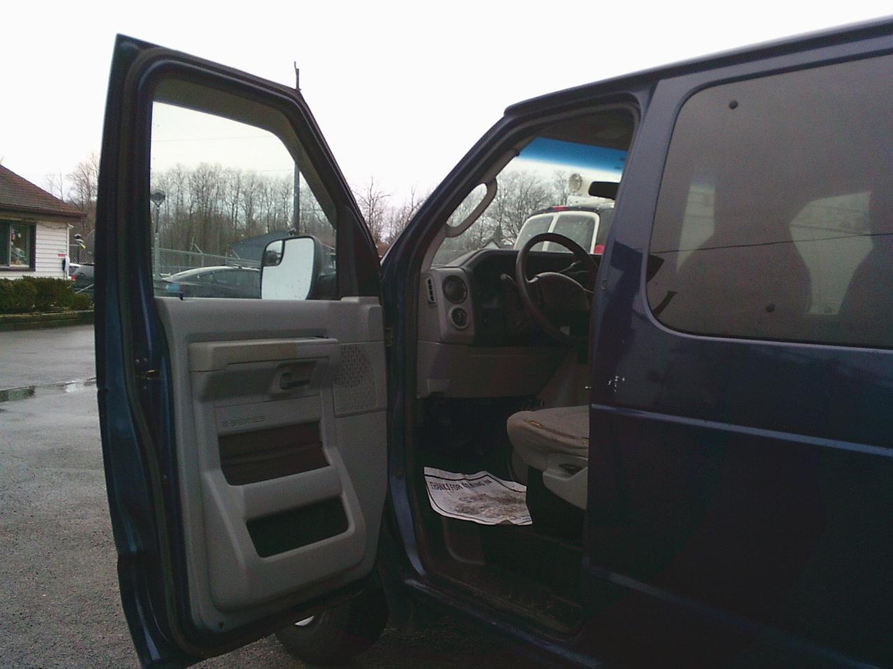 2011 Ford Club Wagon E-150 Passenger XL Photo