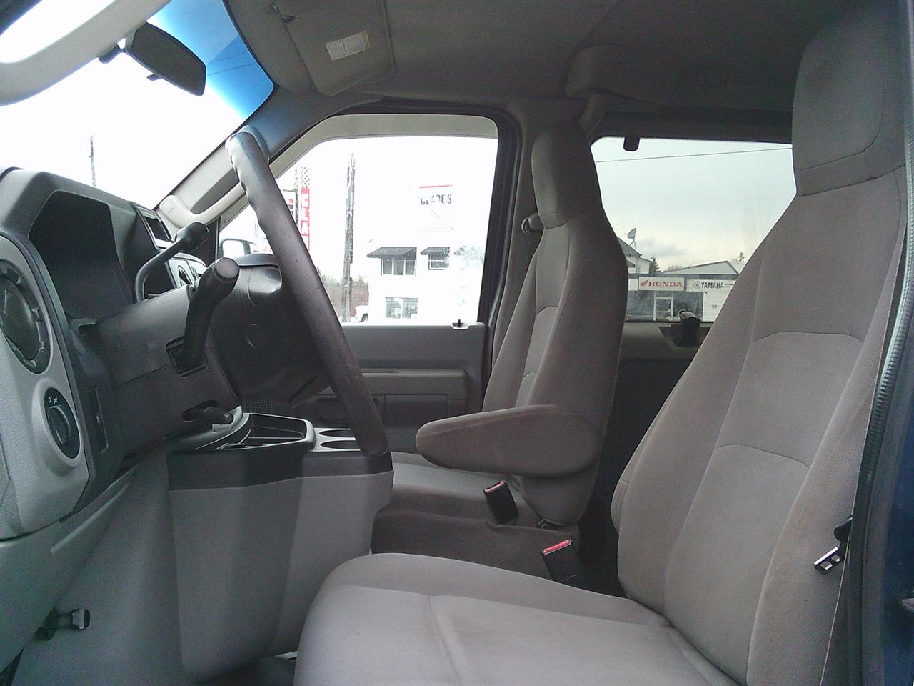 2011 Ford Club Wagon E-150 Passenger XL Photo