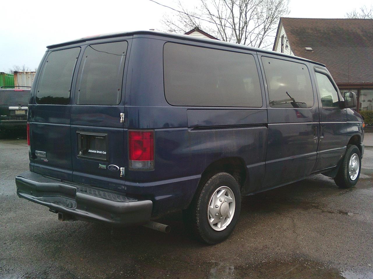 2011 Ford Club Wagon E-150 Passenger XL Photo
