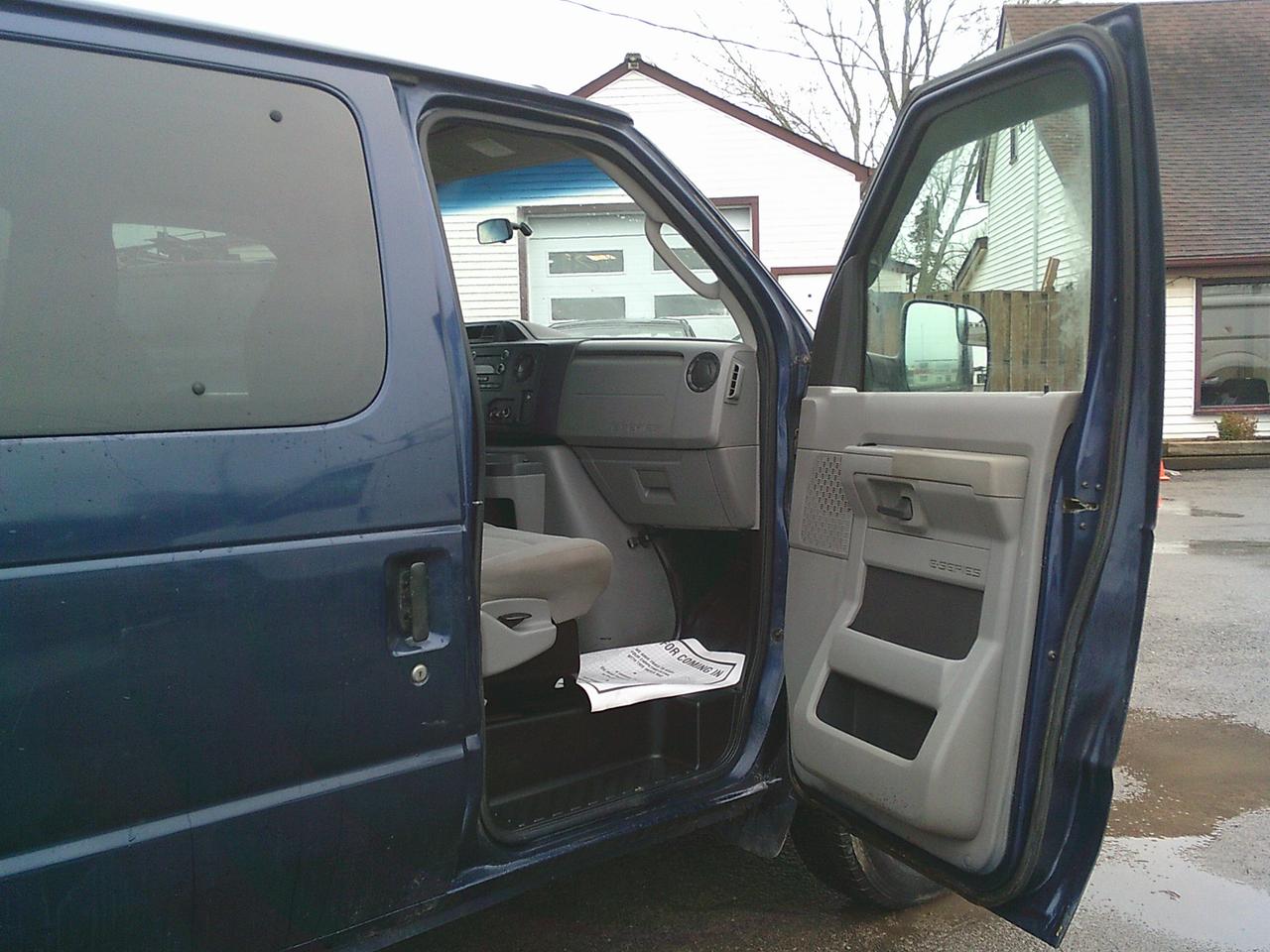 2011 Ford Club Wagon E-150 Passenger XL Photo