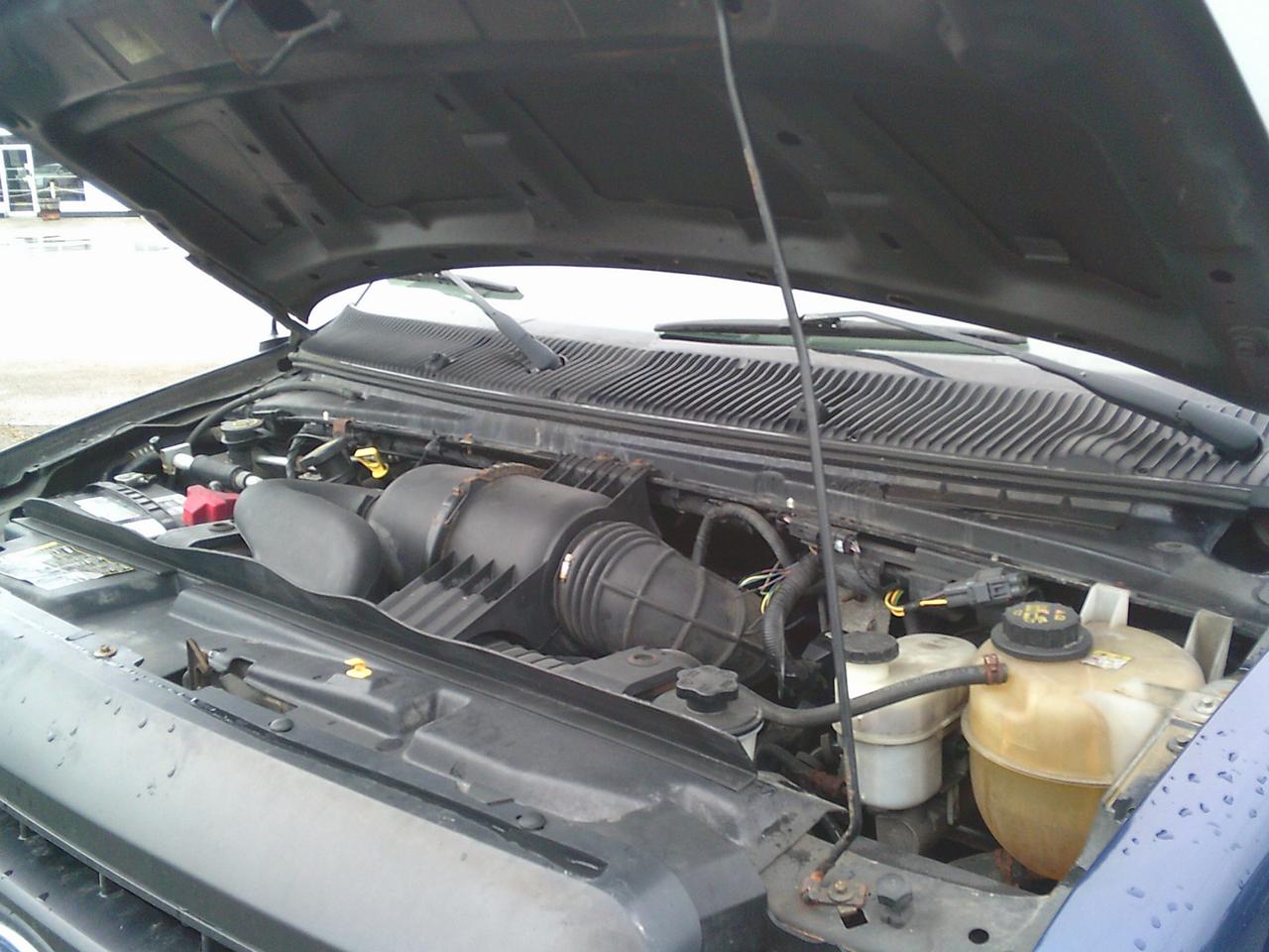 2011 Ford Club Wagon E-150 Passenger XL Photo