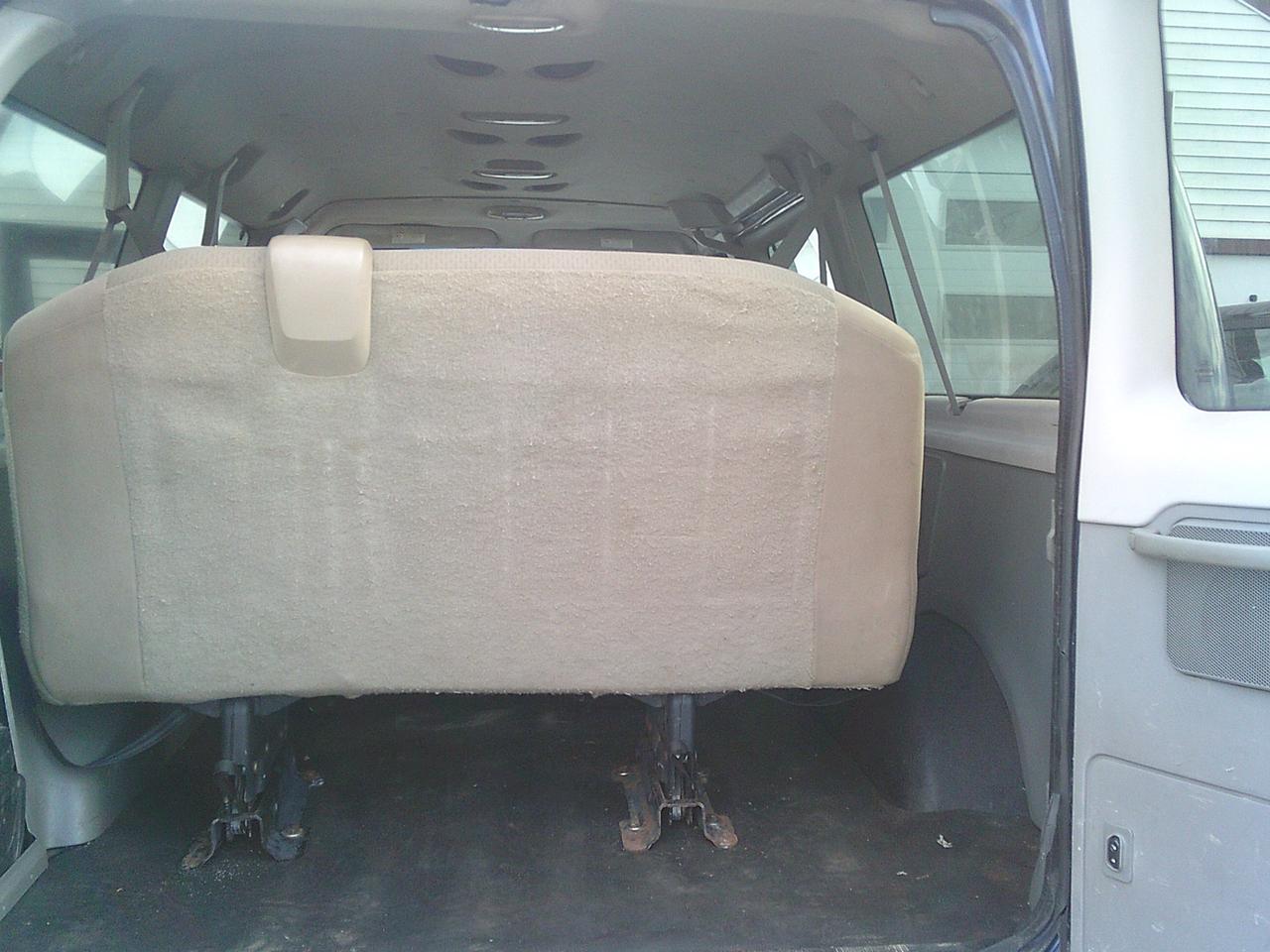 2011 Ford Club Wagon 11 PASSENGER E-150 XL Photo
