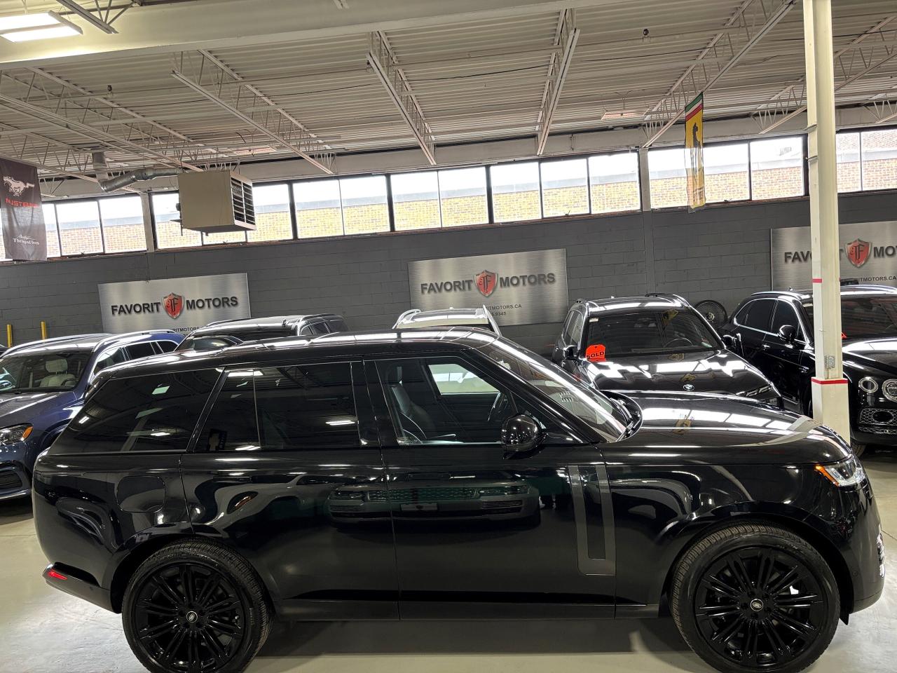 2023 Land Rover Range Rover P530 SE SWB|NO LUX TAX|NAV|HUD|RECLINE|MERIDIAN|++ Photo