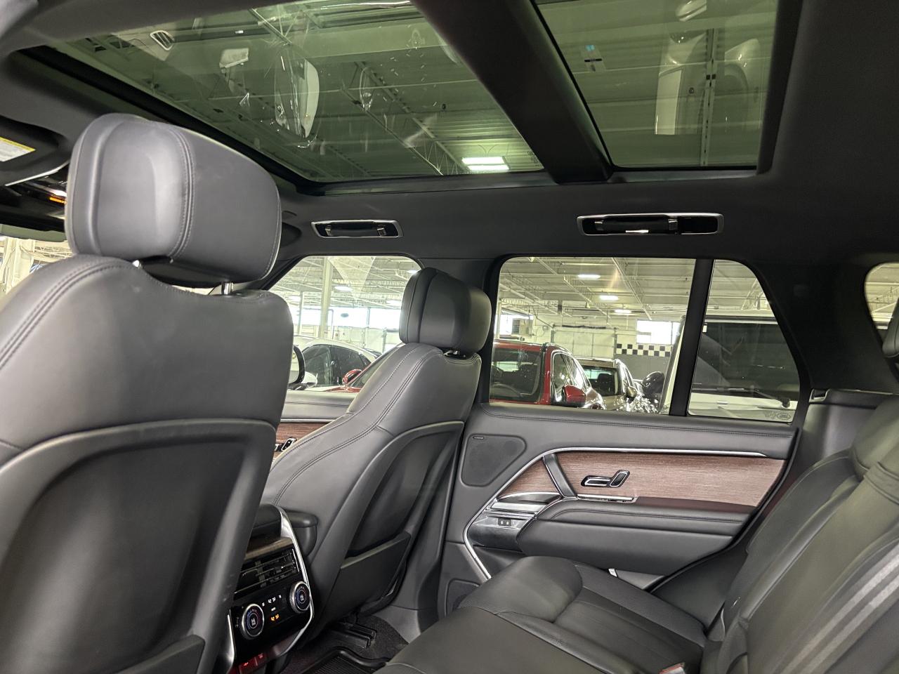 2023 Land Rover Range Rover P530 SE SWB|NO LUX TAX|NAV|HUD|RECLINE|MERIDIAN|++ Photo