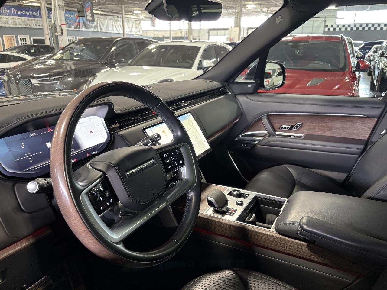 2023 Land Rover Range Rover P530 SE SWB|NO LUX TAX|NAV|HUD|RECLINE|MERIDIAN|++ Photo