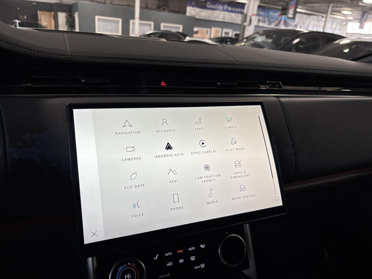 2023 Land Rover Range Rover P530 SE SWB|NO LUX TAX|NAV|HUD|RECLINE|MERIDIAN|++ Photo