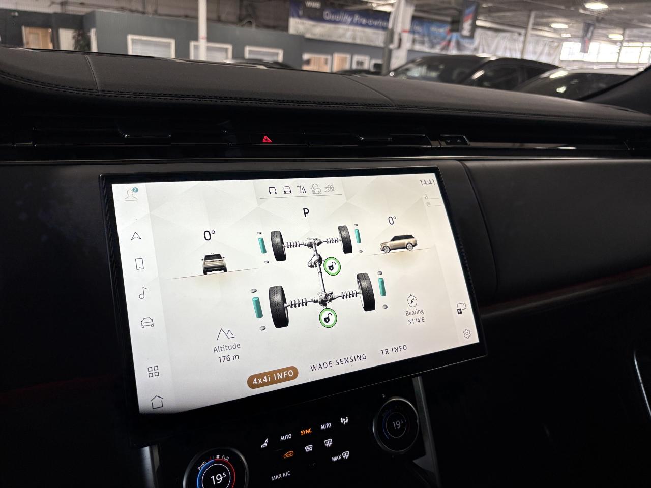 2023 Land Rover Range Rover P530 SE SWB|NO LUX TAX|NAV|HUD|RECLINE|MERIDIAN|++ Photo