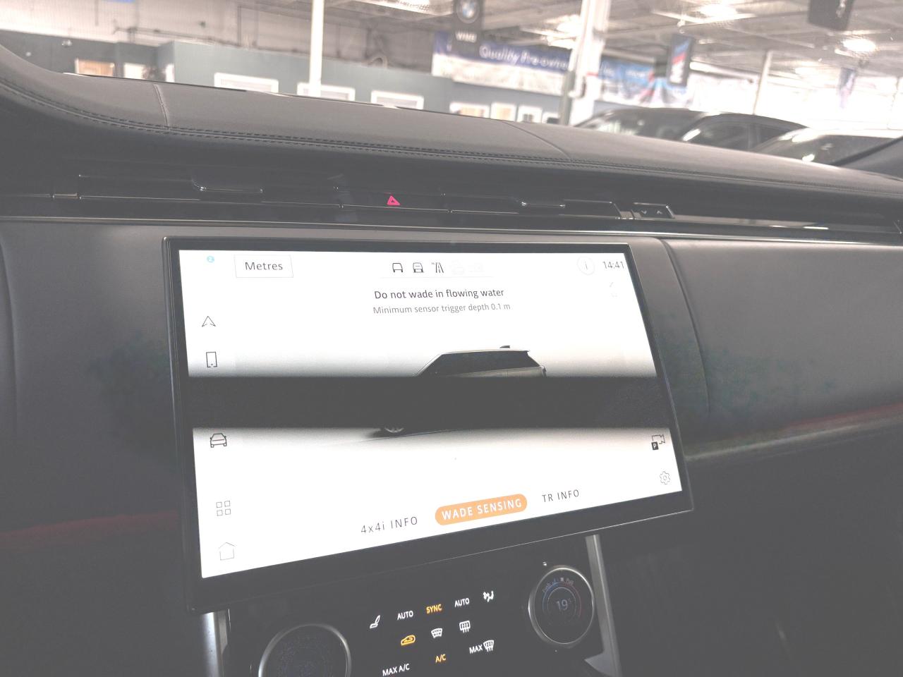 2023 Land Rover Range Rover P530 SE SWB|NO LUX TAX|NAV|HUD|RECLINE|MERIDIAN|++ Photo