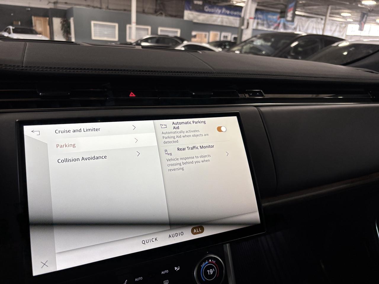 2023 Land Rover Range Rover P530 SE SWB|NO LUX TAX|NAV|HUD|RECLINE|MERIDIAN|++ Photo